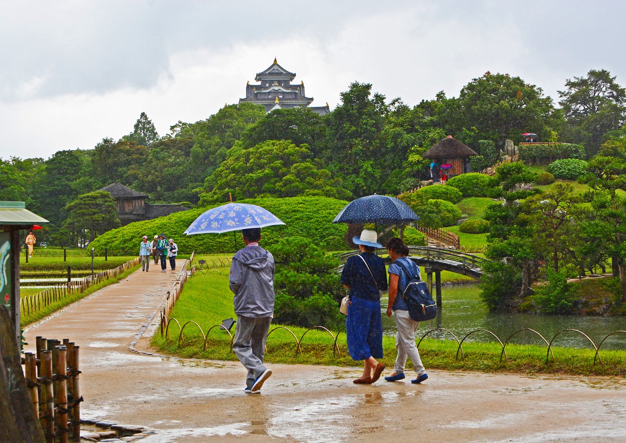 20180612 後楽園今日の園内通り雨の様子福田茶屋からの撮影風景 (1)