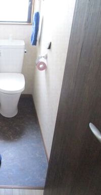 狭いトイレのリフォーム (タオルハンガー)
