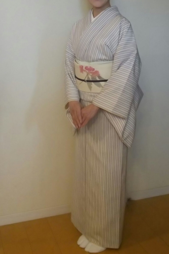 fumiko先生のキモノ手帖 白地縞小紋・石楠花柄名古屋帯で、日本舞踊の 