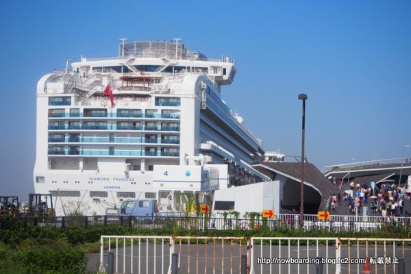 横浜港大さん橋国際客船ターミナルのダイヤモンド・プリンセス