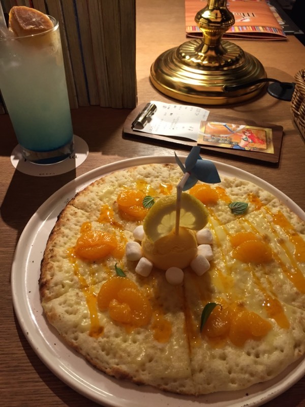 東京ワンピースタワー　ナミのクリーミーカスタードみかんピザ