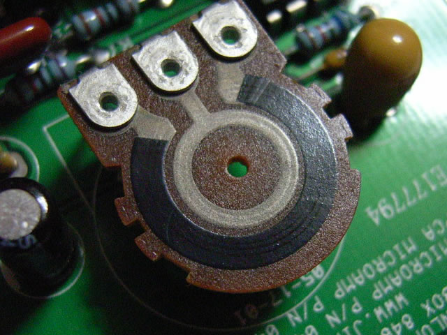 MXR micro amp マイクロアンプの分解修理。ガリがひどい。 - 吾唯足 