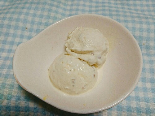 アイスクリームメーカーで低糖質アイスクリームを作ってみた！(色んな味のレシピアリ！)