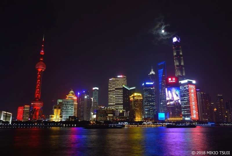 絶景探しの旅 0561 上海ナイト 東方明珠電視塔と黄浦江の夜景 （中国 上海）