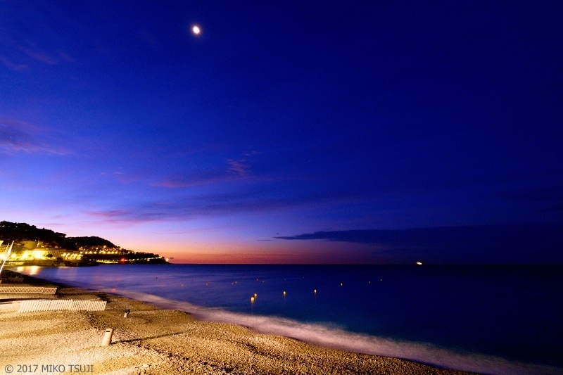 絶景探しの旅 - 0510 青い地中海ビーチサイドの夜明け （ニース/南フランス）